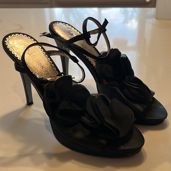 Cute satin sandals - floral motive in layers of fine net fabric - Picture 2 of 4